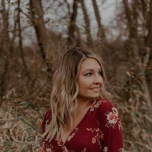 Meet your Posher, Felisha